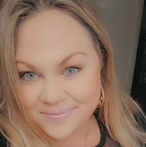 Meet your Posher, Cori